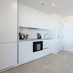 דירה Higueron West 8422 פואנגירולה