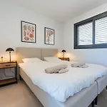 Higueron West 8422 דירה *